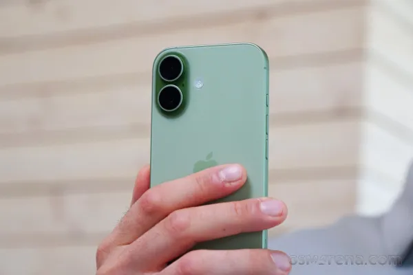 بررسی آیفون 17 اپل – پرطرفدارترین آیفون سال 2025